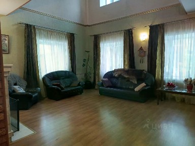 Сдается 3-этажный дом, 250 м²