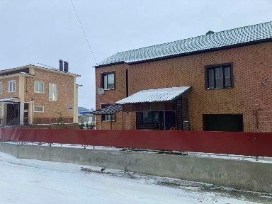 Продается 1/2 часть 2-этажного дома, 300 м²