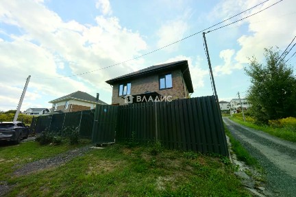 Сдается 3-этажный коттедж, 176 м²