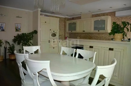 Продается 3-комн. квартира, 105,5 м²