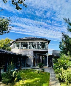Сдается 2-этажный дом, 300 м²