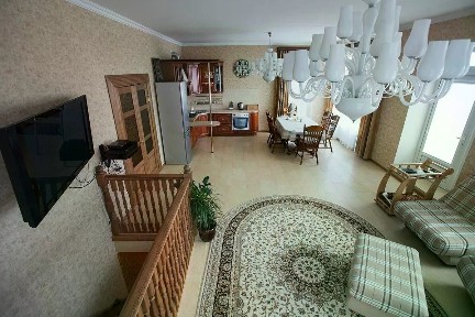 Сдается 3-этажный коттедж, 240 м²