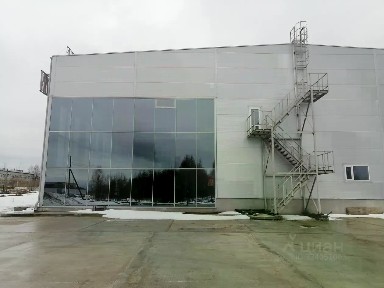 Сдается здание, 4 200 м²