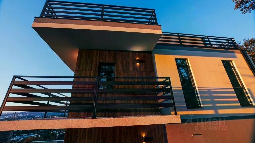 Продается 3-этажный коттедж, 258 м²