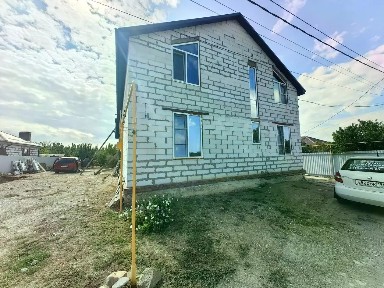 Продается 2-этажный дом, 196 м²