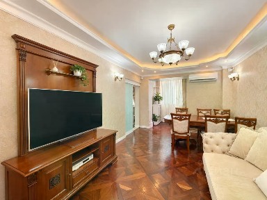 Продается 4-комн. квартира, 102 м²