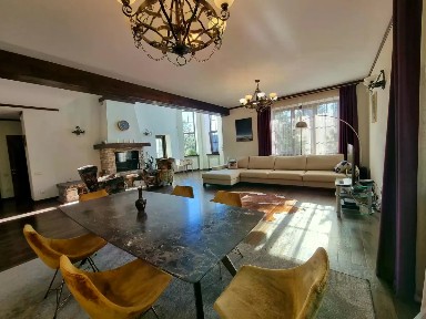 Продается 2-этажный коттедж, 404 м²