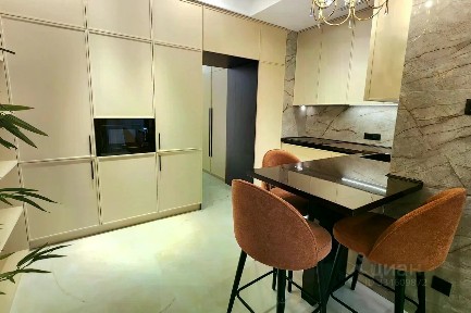 Продается 2-комн. квартира, 65 м²