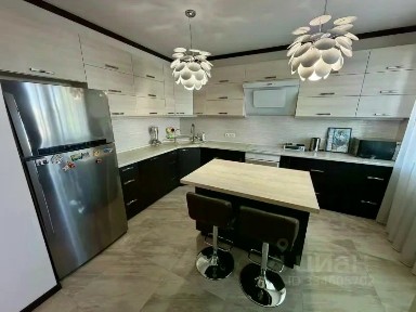 Продается 5-комн. квартира, 214 м²