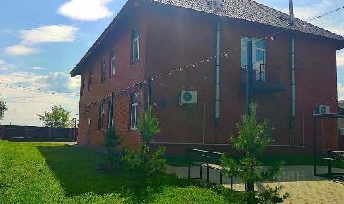 Сдается 2-этажный дом, 300 м²