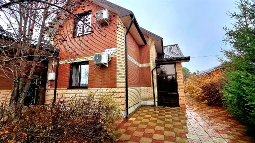 Продается 2-этажный коттедж, 200 м²
