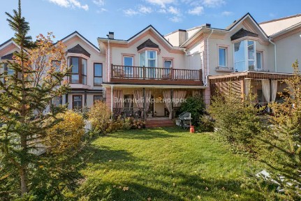Продается 2-этажный таунхаус, 190 м²