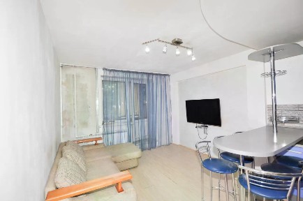Продается 3-комн. квартира, 64 м²