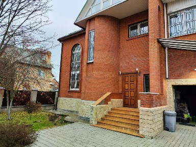 Продается 3-этажный коттедж, 380 м²