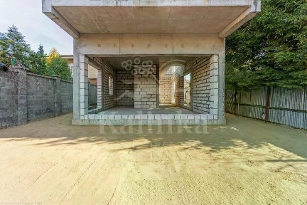 Продается 2-этажный дом, 306 м²