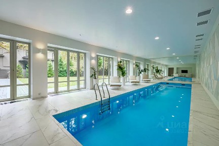 Продается 2-этажный дом, 765 м²