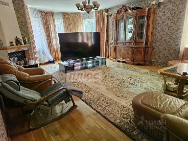 Продается 2-этажный дом, 622 м²