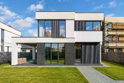 Продается 2-этажный дом, 202 м²
