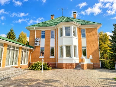 Продается 2-этажный дом, 487 м²
