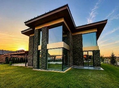 Продается 2-этажный дом, 400 м²