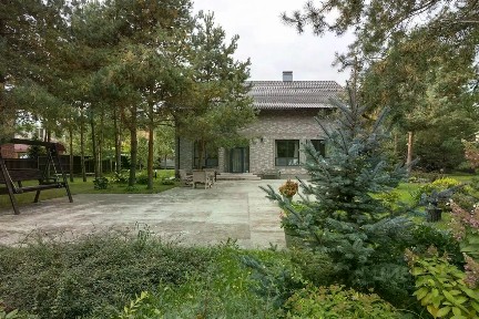 Продается 2-этажный дом, 265 м²