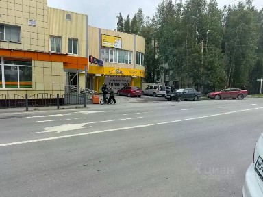 Сдается торговая площадь, 690 м²