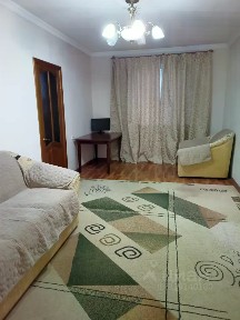 Продается 5-комн. квартира, 240 м²