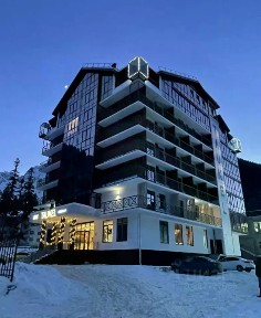 Карачаево-Черкесская респ., Домбай кп, пер. Нарзанный, 6