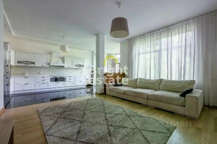 Сдается 3-этажный таунхаус, 200 м²