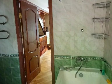 Сдается 3-этажный дом, 300 м²