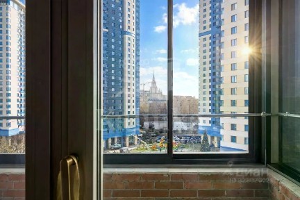 Продается 4-комн. квартира, 159 м²