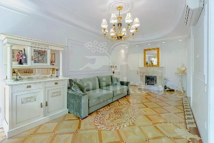 Продается 5-комн. квартира, 126 м²