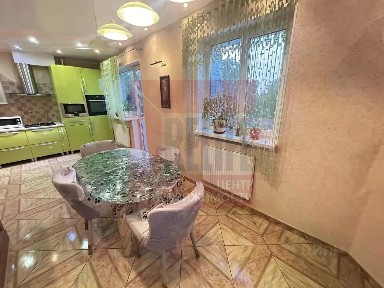 Продается 3-комн. квартира, 110 м²