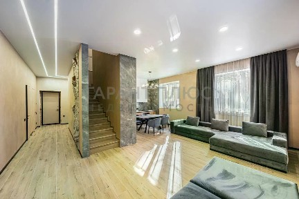 Сдается 2-этажный коттедж, 212 м²