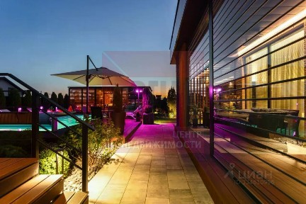 Продается 1-этажный дом, 300 м²