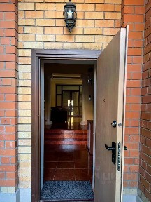 Сдается 4-этажный таунхаус, 285 м²