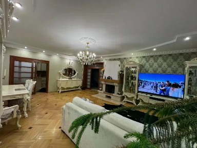 Сдается 3-этажный дом, 430 м²