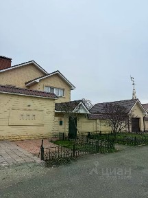 Сдается 2-этажный коттедж, 270 м²