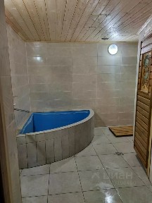 Сдается 2-этажный дом, 240 м²