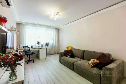Продается 2-комн. квартира, 76,2 м²