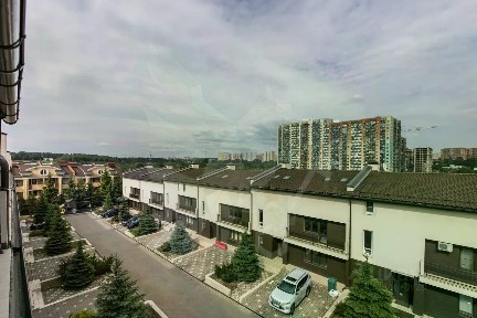 Продается 5-комн. квартира, 411 м²