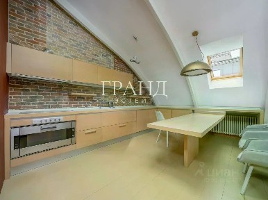 Продаются 3-комн. апартаменты, 120 м²