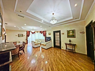 Продается 3-комн. квартира, 136,6 м²