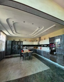 Продается 3-этажный дом, 370 м²