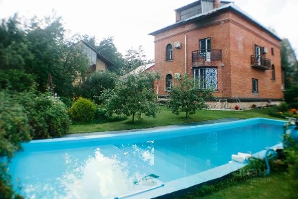 Сдается 3-этажный коттедж, 350 м²