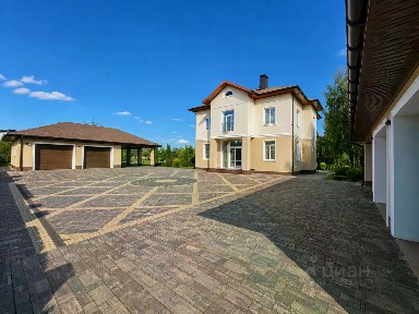 Продается 2-этажный дом, 311 м²