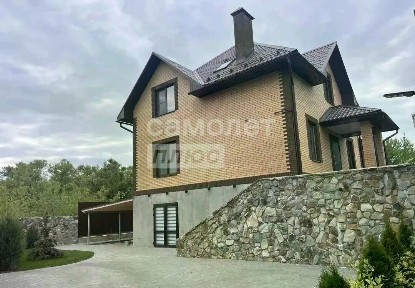 Продается 2-этажный дом, 200 м²