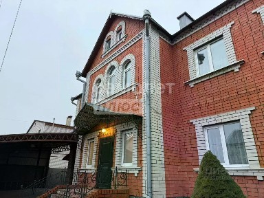 Продается 3-этажный коттедж, 555 м²