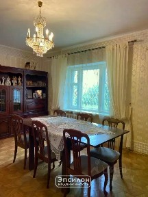 Продается 2-этажный дом, 300 м²