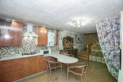 Продается 3-этажный дом, 285,9 м²